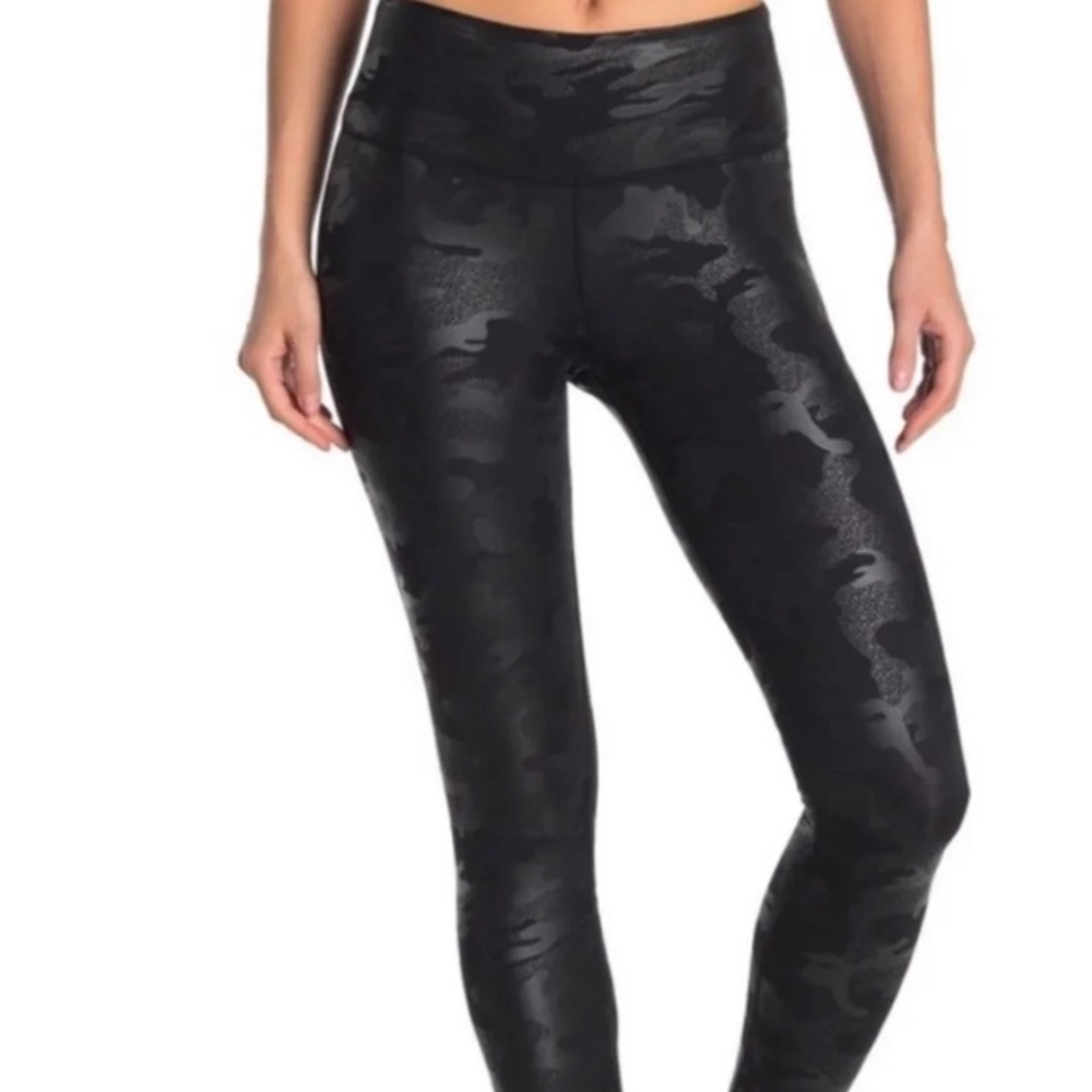ARX LAB Alpha Black Patent Camo Print 7/8 Leggings